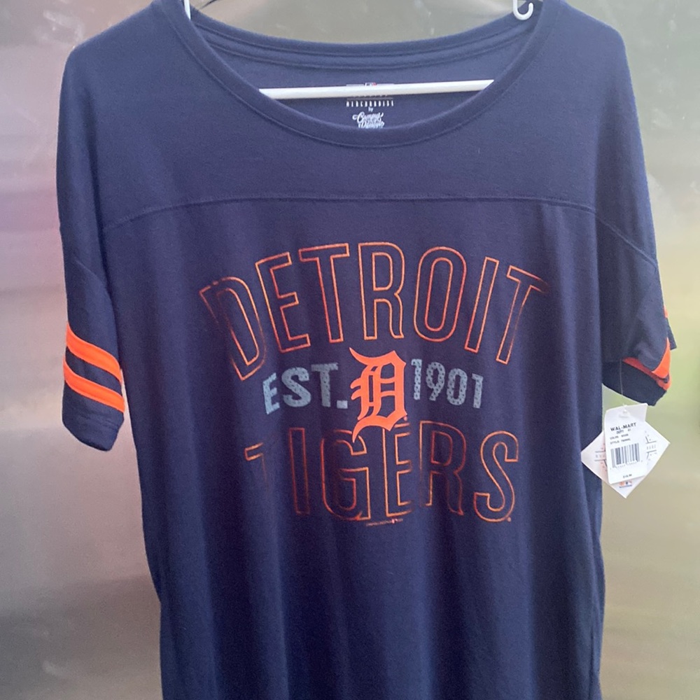 Campus lifestyle- Detroit Tigers- small t-shirt